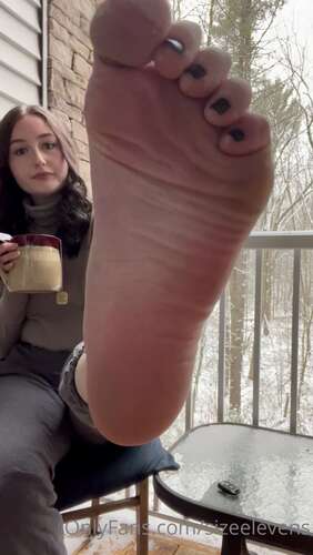 Becca Foxx – Warm These Up For Me 111 1920p - Cover