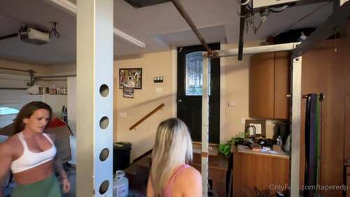 Tapered Physique – Lora Cross And Taperedphysique Chin Up Challenge 1080p - Cover