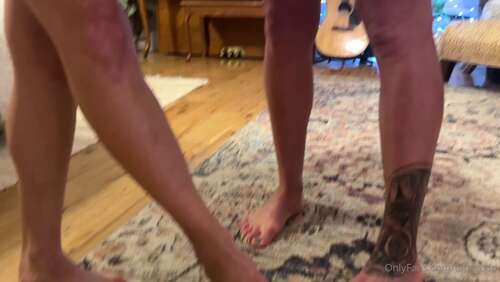 Tapered Physique – Lucky Latin Bull Gets Lifts By 2 Hotties – Lora Cross And Taperedphysique 1080p - Cover