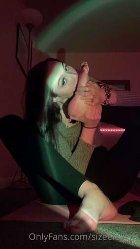 Becca Foxx – Admiring My Feet With My New Sunset L& 1920p - Cover