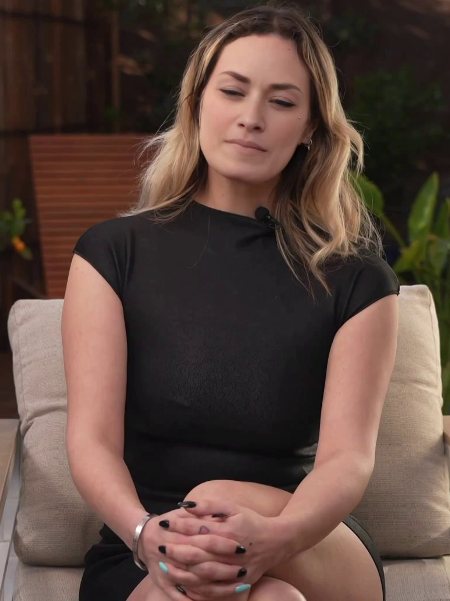 Nathalie , 27 years old, civil servant in Lyon FullHD 1080p
