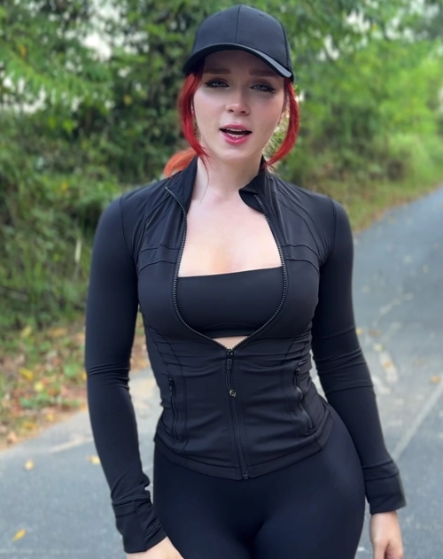 Sweetie Fox - Met A Stranger On A Morning Run And Fucked Her 4K 2160p