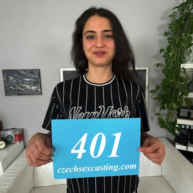 Charlotte Grey - Charlotte's first porn casting FullHD 1080p