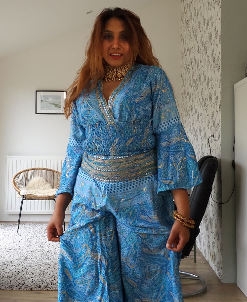 Mishi - Mishi Traditioneel Gepakt In Sari FullHD 1080p