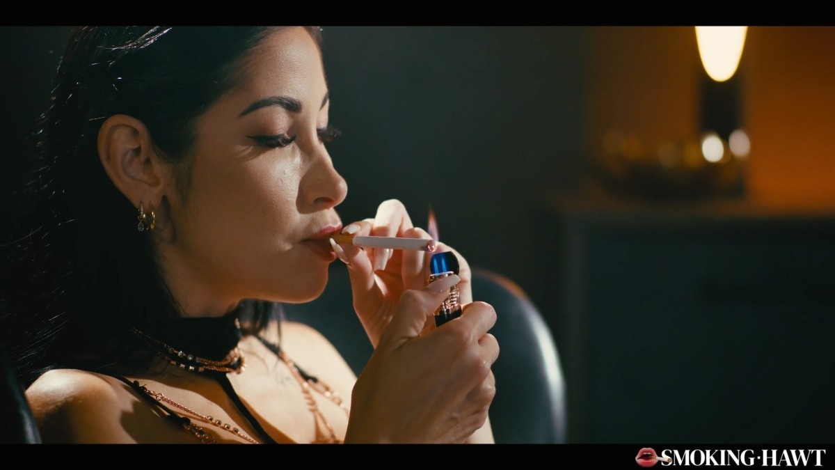 Smoking Hawt - Clea Gaultier [1080p]