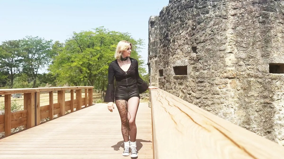 Jacquie Et Michel TV - Julia [1080p/4K]