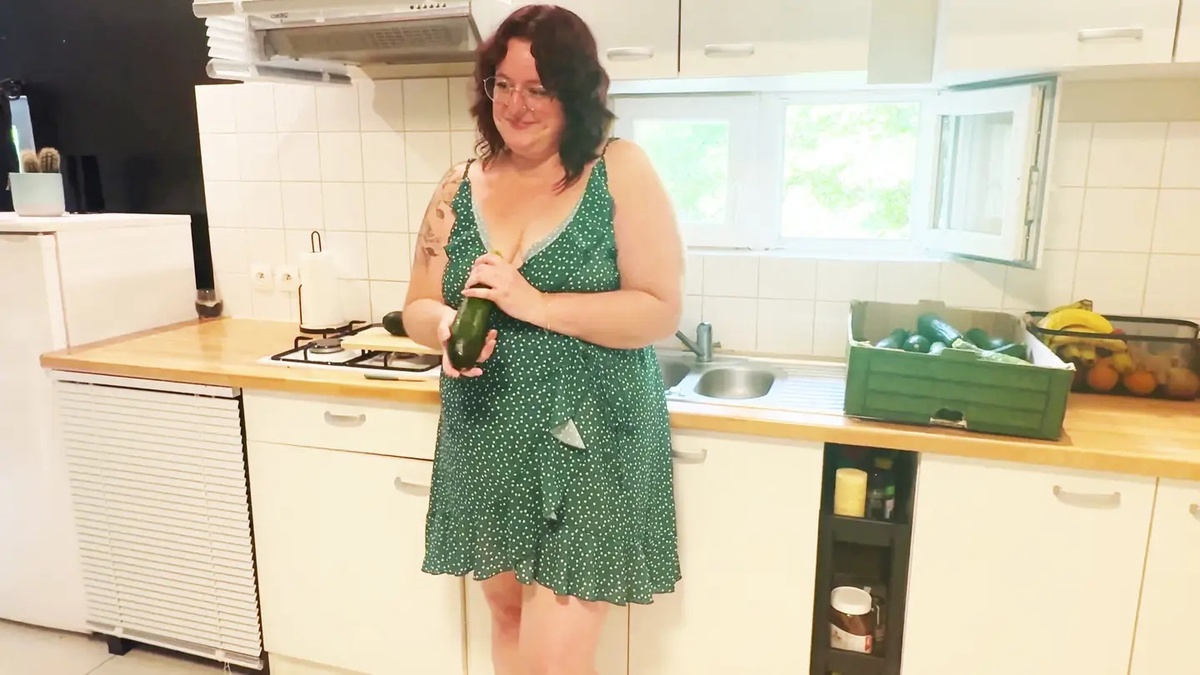 Jacquie Et Michel TV - Sabbat Freyja [1080p/4K]