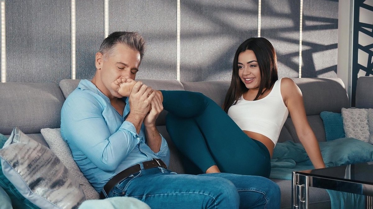 Brazzers Exxtra - Martina Smeraldi [4K/1080p/SD]