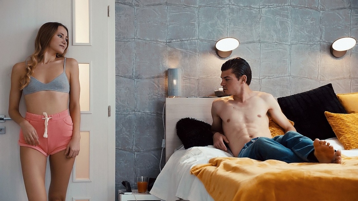 Brazzers Exxtra - Ivi Rein [SD/1080p/4K]