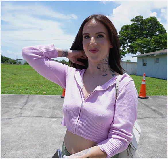 Isla Wild - Fucks a Big Cock Because She Got Dumped FullHD 1080p/HD 720p