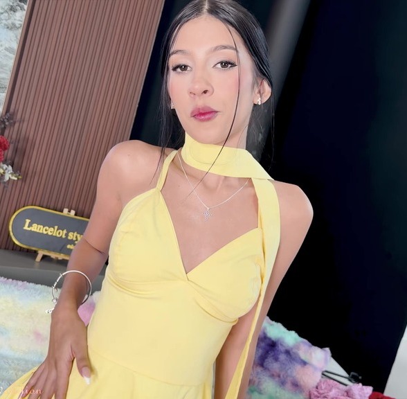 Bella Violet Ls - Opening the ass of the beautiful and slender Bella violet Ls in a steamy 1 on 1 FullHD 1080p/HD 720p