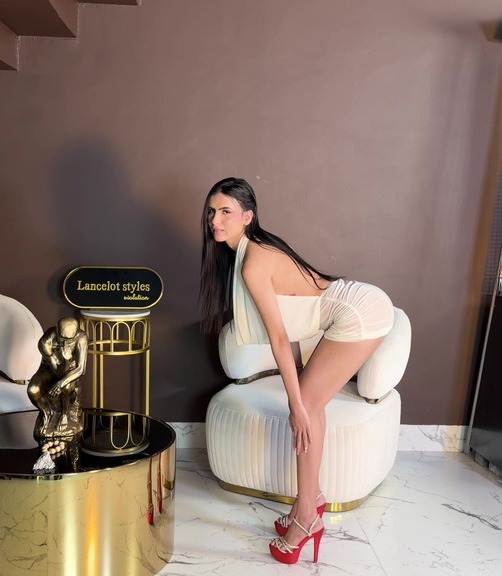 Cassie Howard Ls - The sexy and hot Cassie Howard is once again taking Lancelot's balls deep in both her holes FullHD 1080p/HD 720p