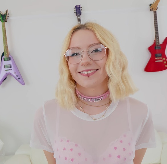 Daisy Dayz - First Piss DRINK for Daisy Dayz - Throat and Pussy Fucked Hard - Makes Her Dizzy  FullHD 1080p/HD 720p