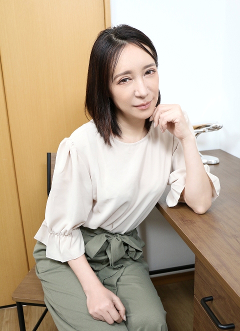Chiho Rukawa - If He's Not Fucking You, I Will, But Don't Get a Divorce! (Chiho Rukawa's Debut) 4K UHD 2160p/FullHD 1080p/HD 720p