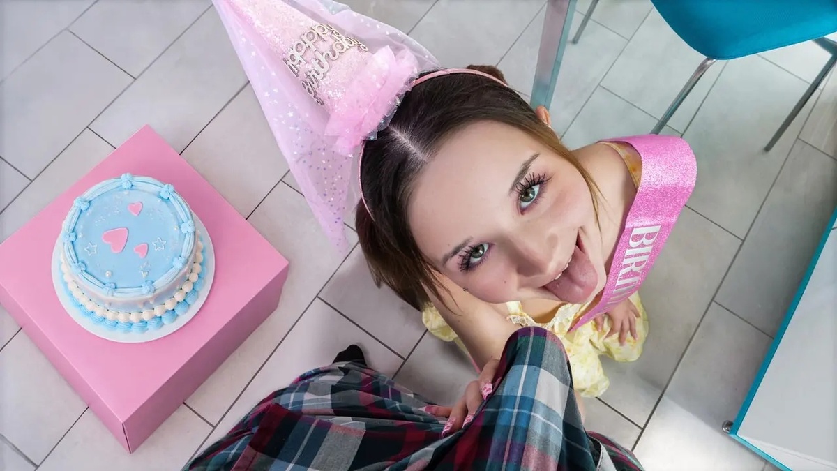 Dad Crush - Carly Kiss [4K/1080p]